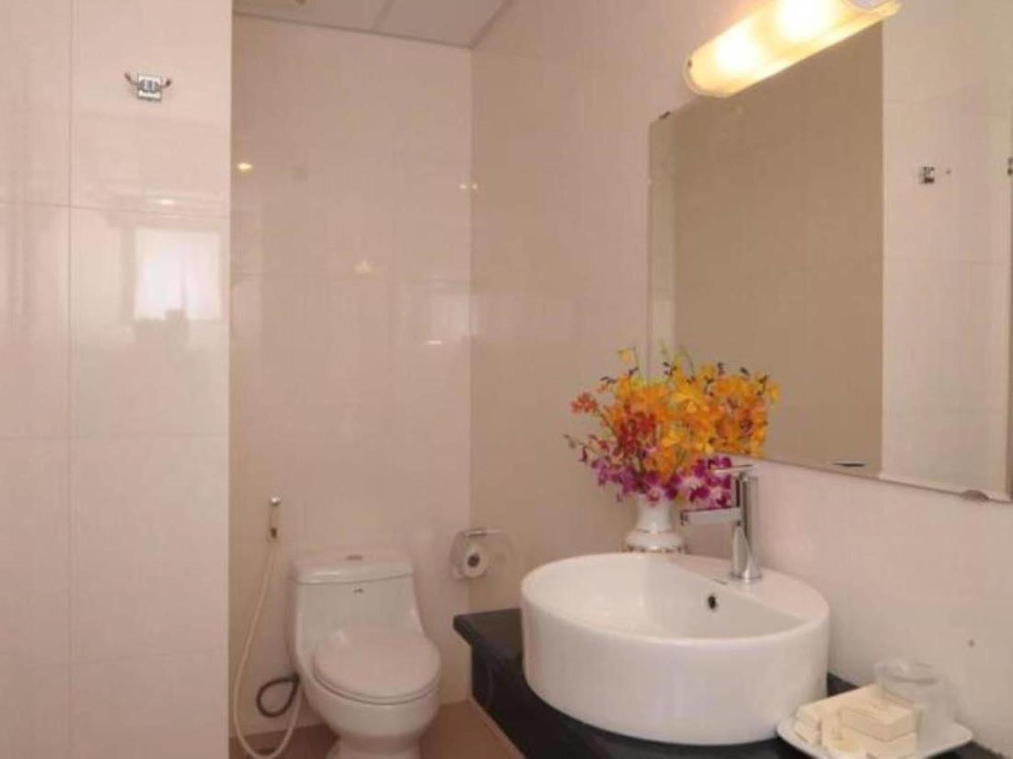 Reddoorz Ruby Star Hotel Truong Dinh Ho Şi Min Dış mekan fotoğraf